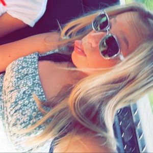 Meet your Posher, Olivia